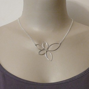 Floating-Lotus-Necklace-choker