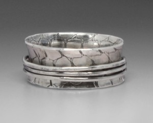 1859SterlingSilverSnakeskinSpinnerRing1_500