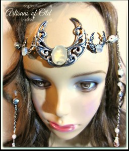 Crescent Circlet Moonstone front