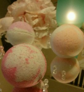 Two-Tone Bath Bomb 4