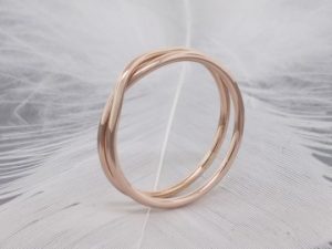 solid-gold-infinity-ribbon-knot-ring