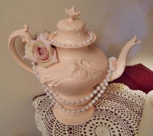 Shabby chic Teapot Table Center Piece Decor Myeuropeantouch pink white pearls