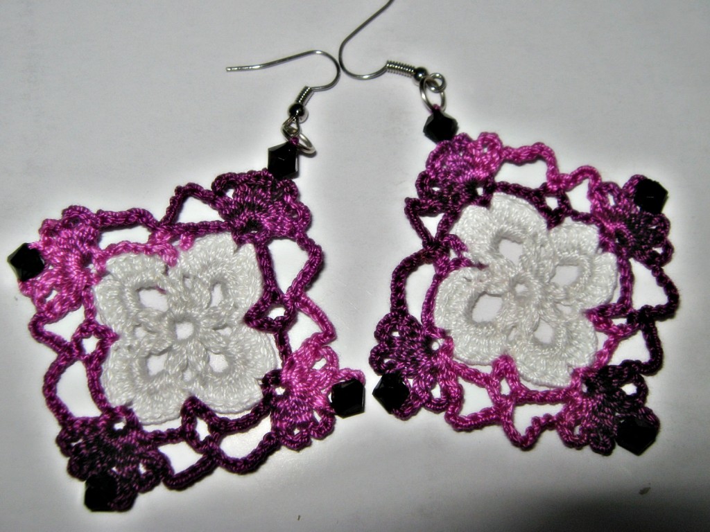 crochet earrings white and purple squares by Crochet Niracles