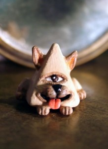 chi_chi_the_tiny_chihuahua_all-seeing_eye_dog_hand-sculpted_miniature_585d8093