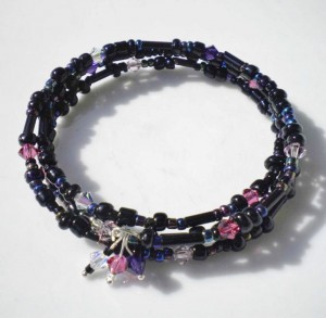 Black Beaded Memory Bracelet w Violet Swarovski Crystals (800x783)