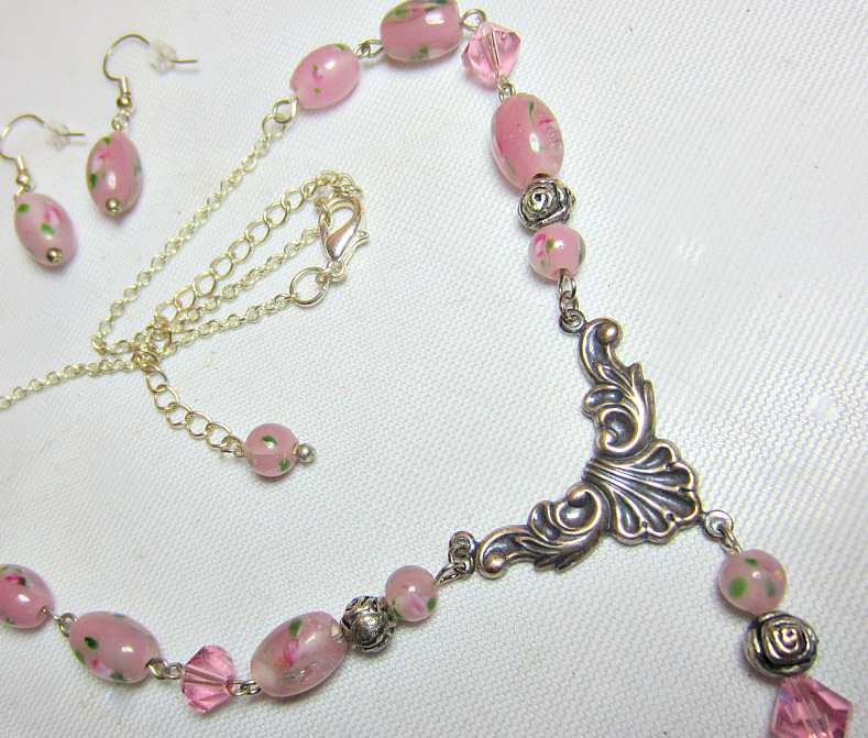 pink lampwork glass bead neckear set