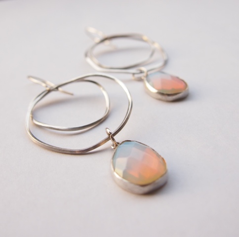 Silver hoop earring with synthetic opal (3)