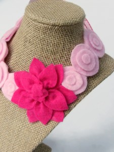 pinkflowernecklace (1)
