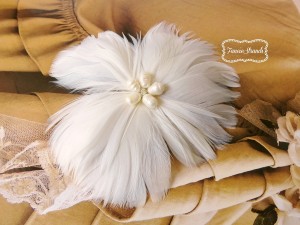 Ivory Pearl Feather Fascinator