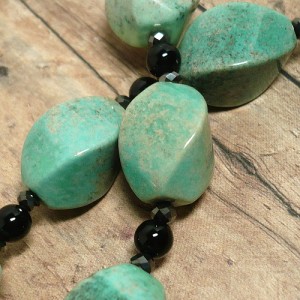 opaque_green2_moss_agate_and_black_agate_handmade_gemstone_necklace_96272bd8