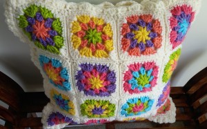 crochet-pillow-candyjoy-above
