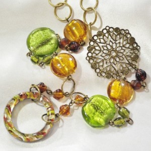 glass_bead_necklace_in_greens_and_browns_8aeaaed6