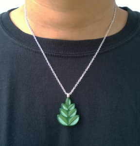Necklace Leaves Green 11 small